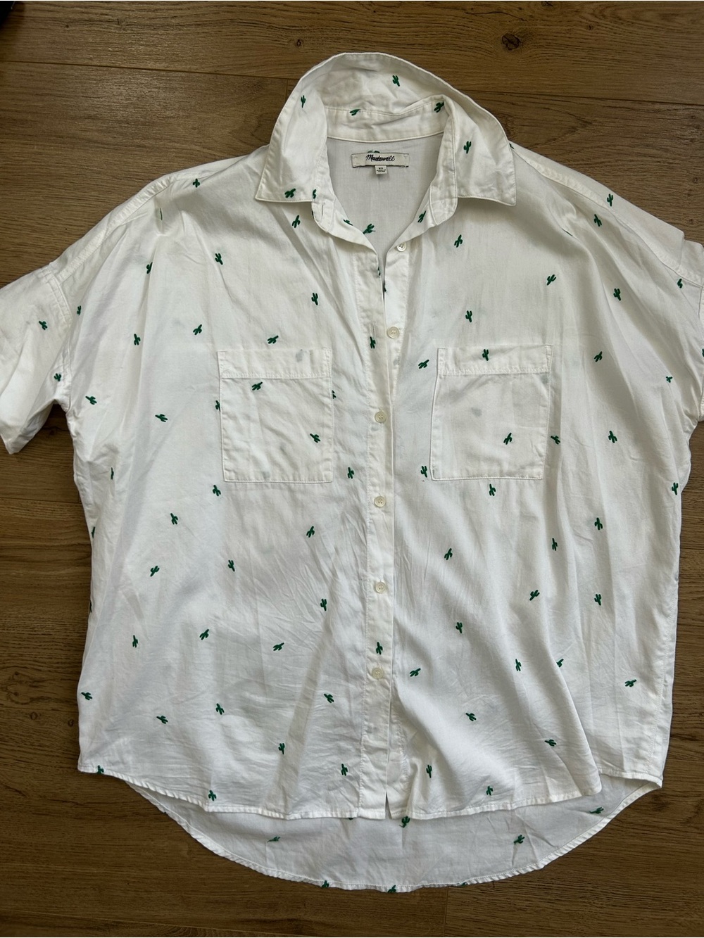Boxy Madewell White Short-Sleeve Button-Down with Green Cactus Embroidery - Picture 4 of 8
